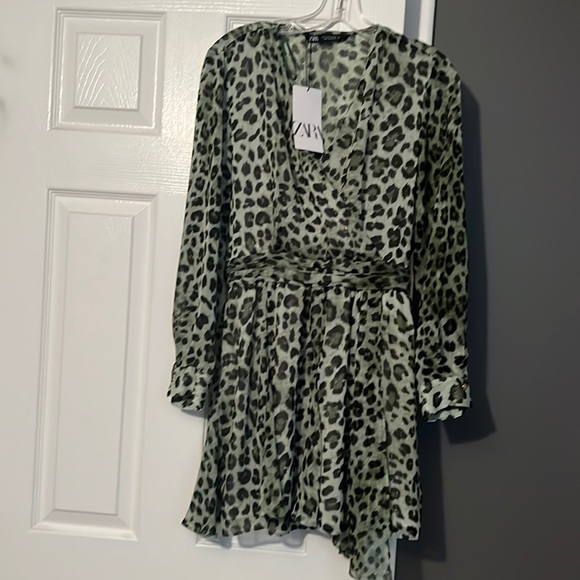 Brand new Zara - Picture 1 of 8